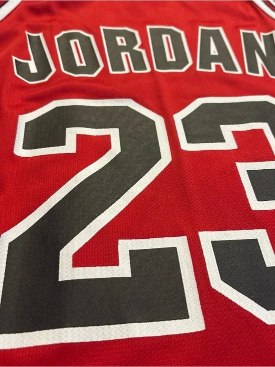 Vintage Champion- Michael Jordan- Chicago Bulls Jersey (red) size 40 - Picture 8 of 9